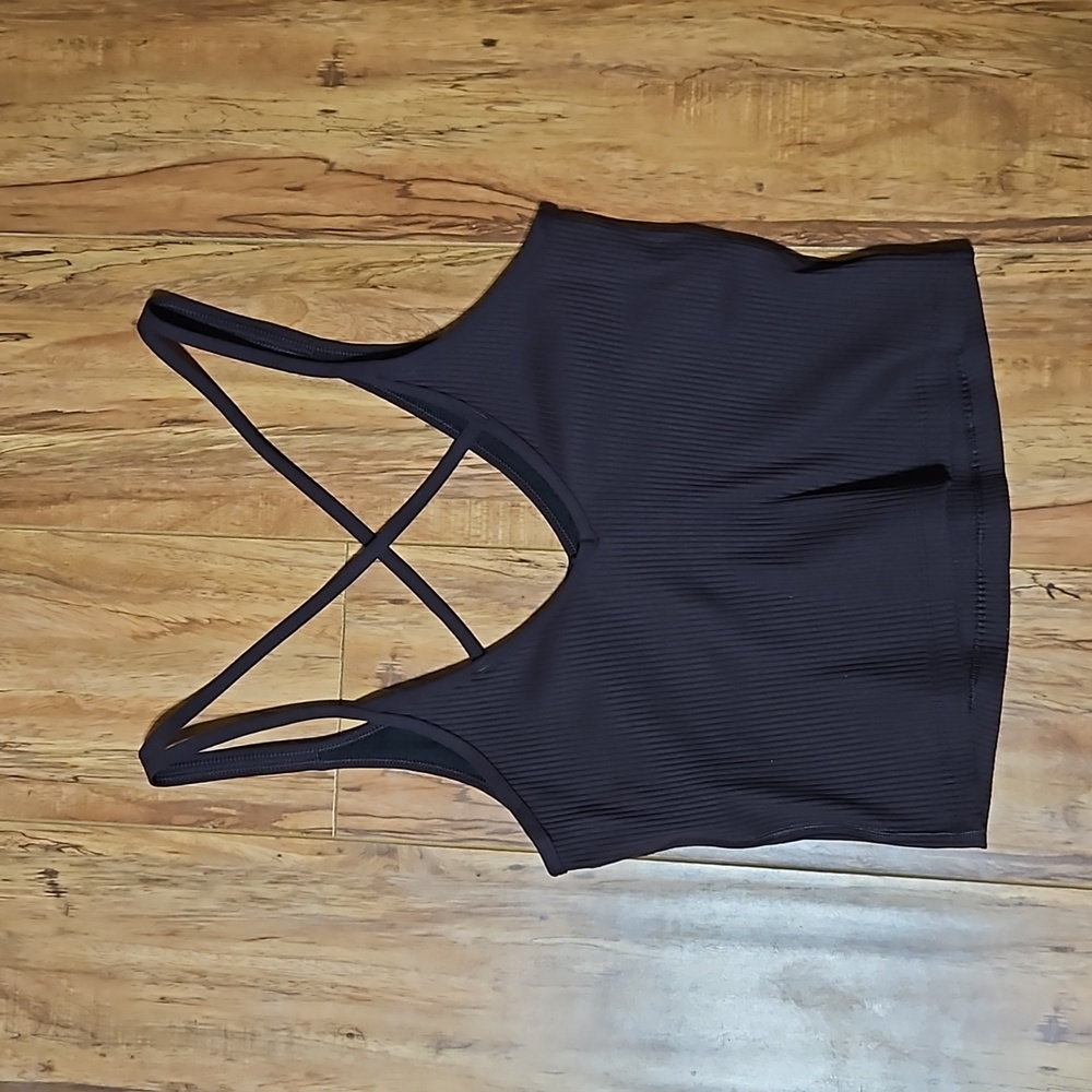 Vuori crossback crop top